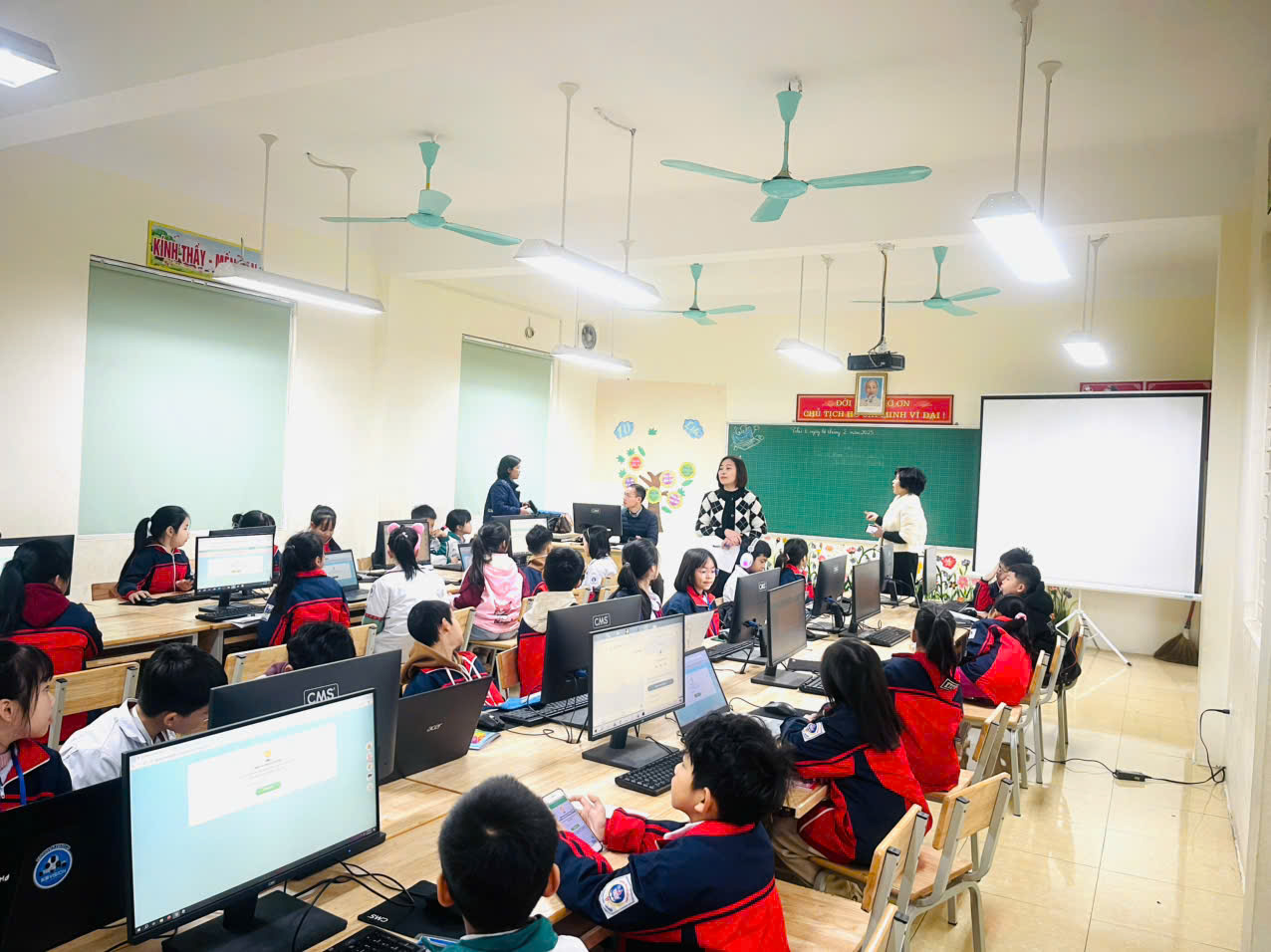 Học sinh Tiểu học Mỹ Hưng tham gia ngày hội Vioedu cấp Huyện năm học 2024-2025